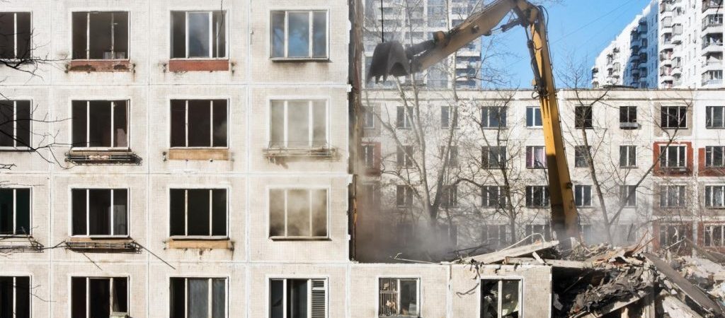 Что говорит закон о реновации относительно сноса старых девятиэтажек